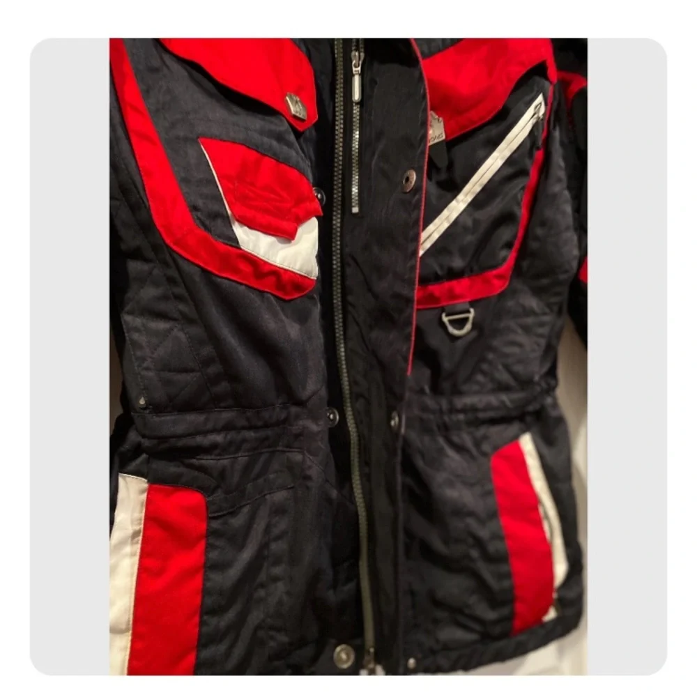 Vintage Spider Dermizax
Jacket Men's size S Black and Red with zip hood - Picture 13 of 17